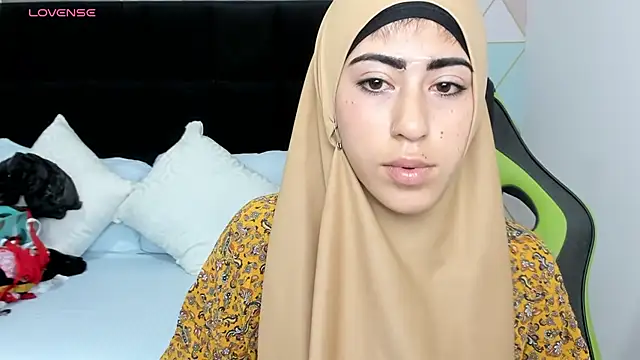 chaymae nah  online show from January 23, 12:30 pm