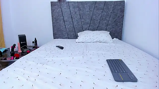 Snapshot of bella-black chatting on October 27, 11:20 pm bella-black online show from October 27, 11:20 pm