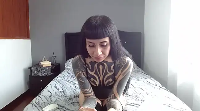 Emilia 1995 online show from March 13, 7:50 pm