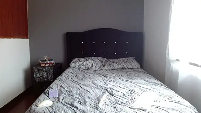 Emilia 1995 online show from September 10, 3:56 pm