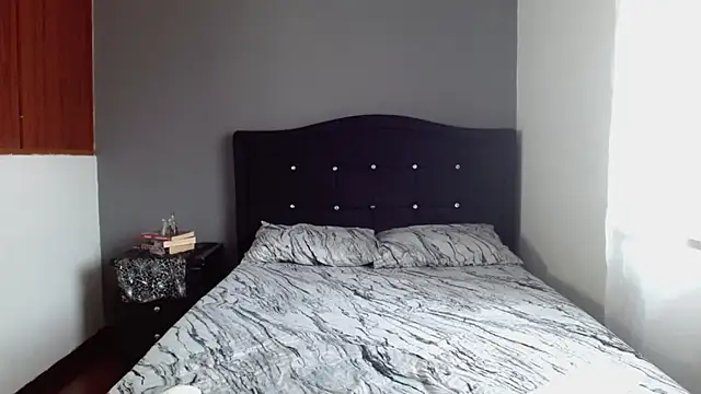 Emilia 1995 online show from October 7, 6:38 pm