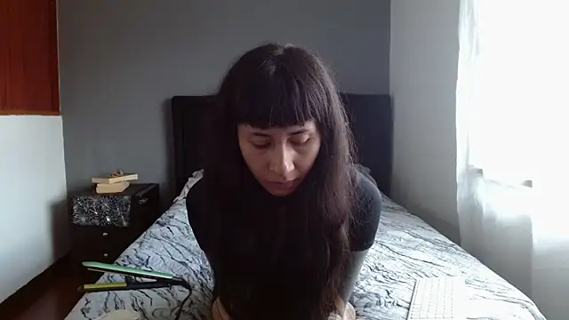 Snapshot of Emilia_1995 chatting on June 17, 4:08 pm Emilia 1995 online show from June 17, 4:08 pm