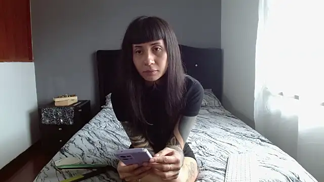 Snapshot of Emilia_1995 chatting on June 20, 3:37 pm Emilia 1995 online show from June 20, 3:37 pm