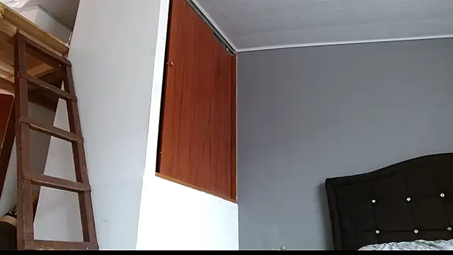 Snapshot of Emilia_1995 chatting on July 8, 3:27 pm Emilia 1995 online show from July 8, 3:27 pm