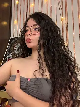 Snapshot of Antoniart_ chatting on January 20, 2:32 am Antoniart online show from January 20, 2:32 am