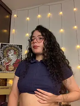 Snapshot of Antoniart_ chatting on February 4, 2:28 am Antoniart online show from February 4, 2:28 am