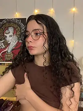 Snapshot of Antoniart_ chatting on February 12, 12:48 am Antoniart online show from February 12, 12:48 am