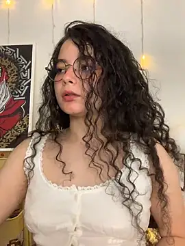 Snapshot of Antoniart_ chatting on February 14, 12:41 am Antoniart online show from February 14, 12:41 am