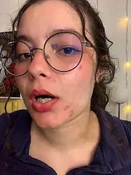 Snapshot of Antoniart_ chatting on March 9, 2:18 am Antoniart online show from March 9, 2:18 am