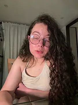 Snapshot of Antoniart_ chatting on March 13, 7:20 am Antoniart online show from March 13, 7:20 am