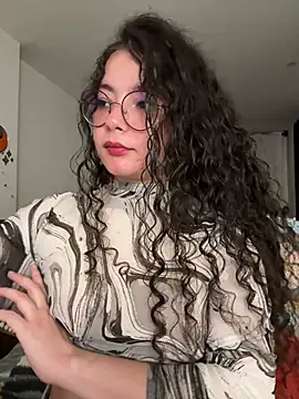 Snapshot of Antoniart_ chatting on March 16, 2:10 am Antoniart online show from March 16, 2:10 am