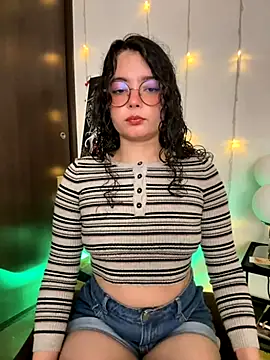 Snapshot of Antoniart_ chatting on October 8, 2:53 am Antoniart online show from October 8, 2:53 am