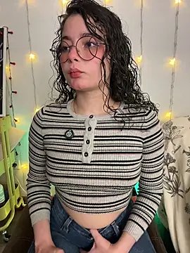 Snapshot of Antoniart_ chatting on October 21, 1:28 am Antoniart online show from October 21, 1:28 am