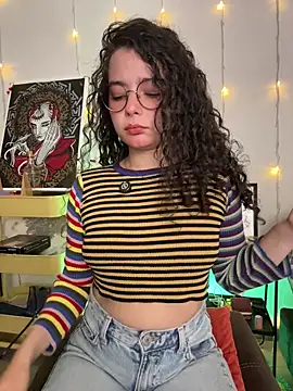 Snapshot of Antoniart_ chatting on October 22, 3:40 am Antoniart online show from October 22, 3:40 am