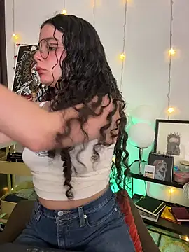 Snapshot of Antoniart_ chatting on November 19, 1:38 am Antoniart online show from November 19, 1:38 am