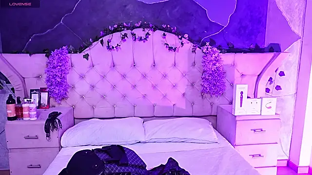 Snapshot of AmberGreyy_ chatting on June 27, 6:13 pm AmberGreyy online show from June 27, 6:13 pm
