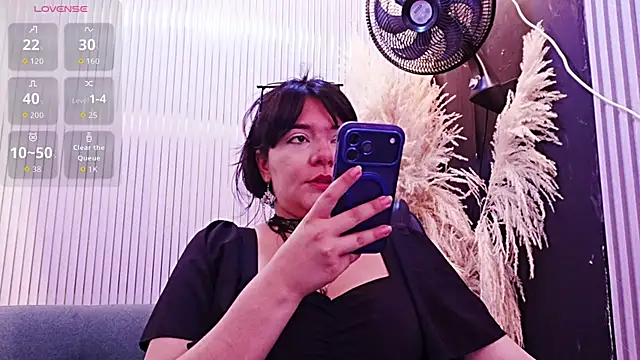 Snapshot of AmberGreyy_ chatting on July 4, 4:57 pm AmberGreyy online show from July 4, 4:57 pm