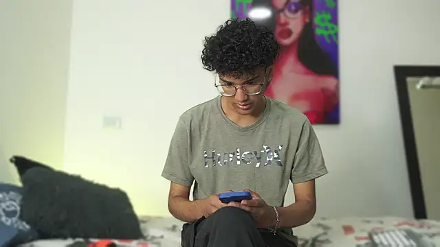 harrytwink18 online show from December 13, 1:33 pm