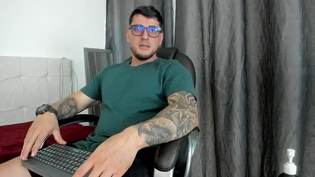 Snapshot of Teilor_Creed chatting on November 10, 7:24 pm Teilor Creed online show from November 10, 7:24 pm