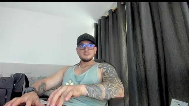 Snapshot of Teilor_Creed chatting on November 19, 7:14 pm Teilor Creed online show from November 19, 7:14 pm