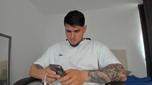 Snapshot of Teilor_Creed chatting on November 30, 7:07 pm Teilor Creed online show from November 30, 7:07 pm