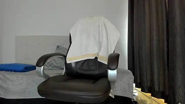 Snapshot of Teilor_Creed chatting on December 3, 7:34 pm Teilor Creed online show from December 3, 7:34 pm