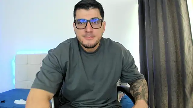 Snapshot of Teilor_Creed chatting on December 17, 8:15 pm Teilor Creed online show from December 17, 8:15 pm