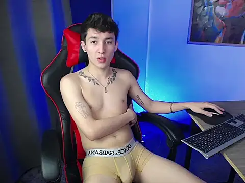 Snapshot of SebasstianGrand chatting on February 11, 11:33 pm SebasstianGrand online show from February 11, 11:33 pm