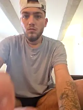 Snapshot of incr18 chatting on February 4, 10:32 am incr18 online show from February 4, 10:32 am