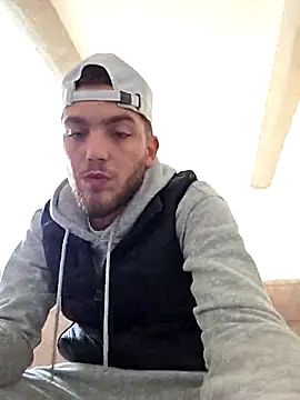 Snapshot of incr18 chatting on February 12, 11:16 am incr18 online show from February 12, 11:16 am