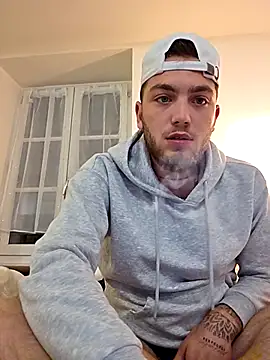 Snapshot of incr18 chatting on March 19, 8:35 pm incr18 online show from March 19, 8:35 pm