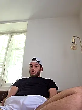 Snapshot of incr18 chatting on March 31, 8:48 am incr18 online show from March 31, 8:48 am