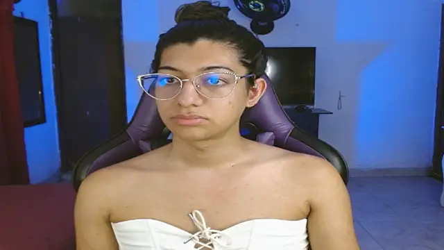 engielphoenis14 online show from March 13, 11:11 pm