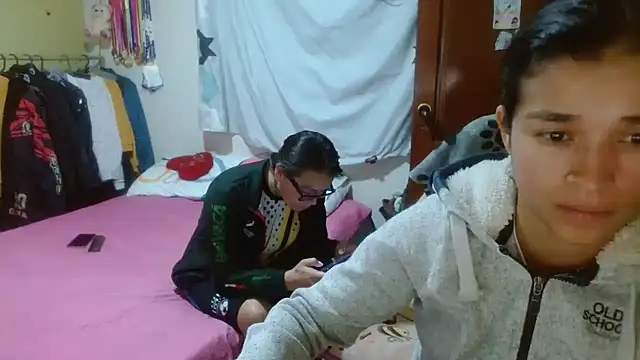 clayre and jill online show from October 15, 4:45 am