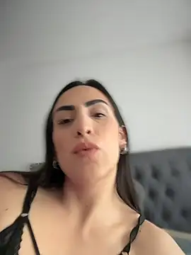 alessandra-a online show from November 3, 9:38 pm