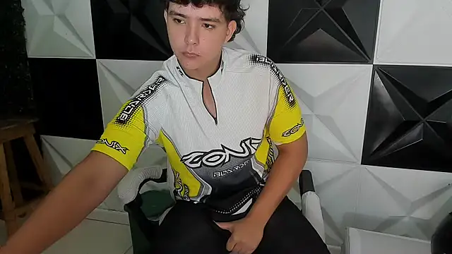 Dani cumboy online show from December 1, 2:22 pm