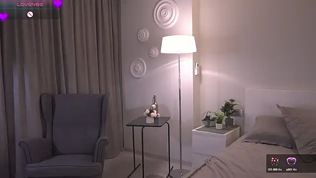 Snapshot of SallyReidj chatting on October 10, 1:15 am SallyReidj online show from October 10, 1:15 am