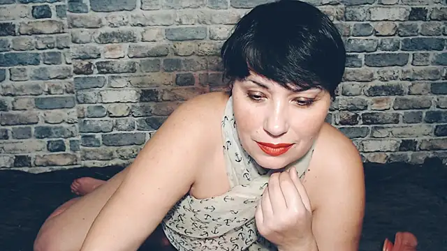 moly rushh online show from February 15, 11:41 am