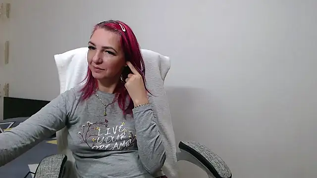 Snapshot of Evadesirex46 chatting on November 11, 7:25 pm Evadesirex46 online show from November 11, 7:25 pm