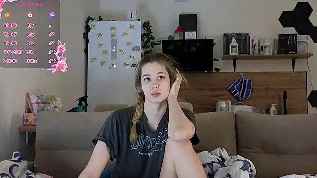 Snapshot of Girl_alone_home chatting on March 11, 3:48 am Girl alone home online show from March 11, 3:48 am