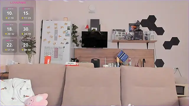 Snapshot of Girl_alone_home chatting on October 31, 3:40 am Girl alone home online show from October 31, 3:40 am