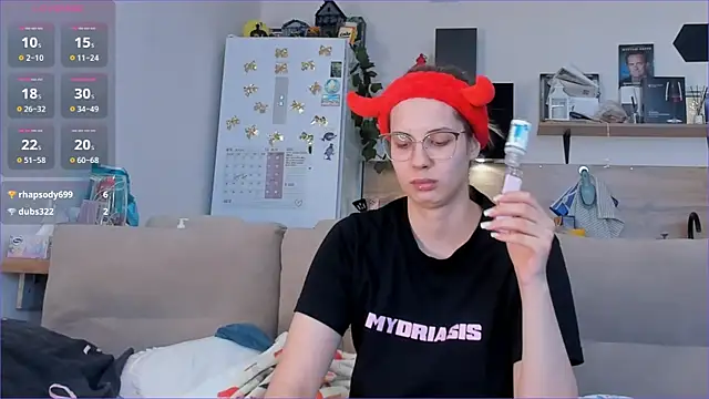 Girl alone home online show from April 25, 4:04 am