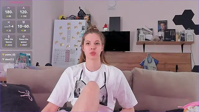 Girl alone home online show from May 2, 4:12 pm