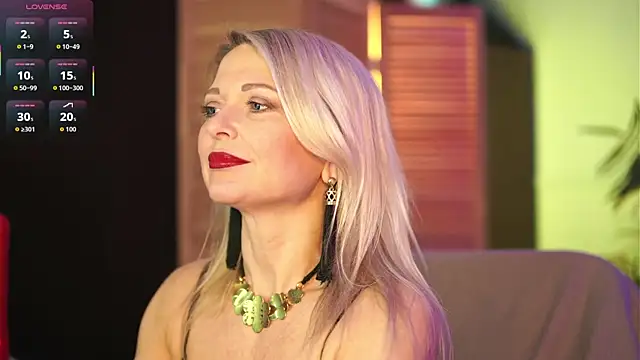 Gloria Lovely online show from September 18, 11:23 am