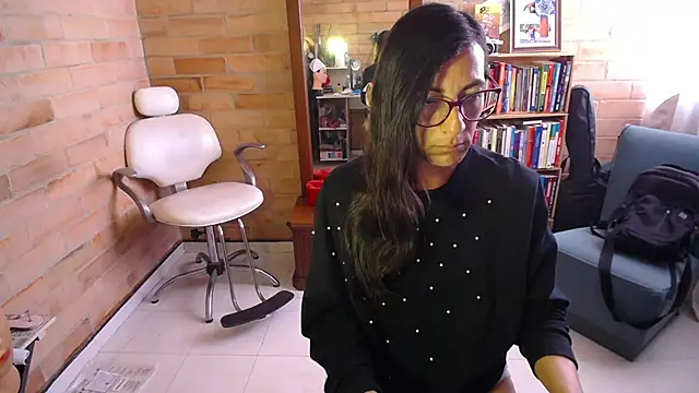 Snapshot of VioletaGomezCo chatting on September 15, 2:39 pm VioletaGomezCo online show from September 15, 2:39 pm