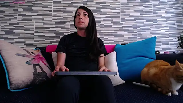 VioletaGomezCo online show from May 22, 1:06 pm
