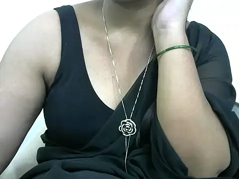 Snapshot of rashmika_reddy chatting on October 10, 5:17 am rashmika reddy online show from October 10, 5:17 am