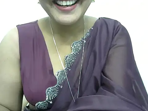 Snapshot of rashmika_reddy chatting on April 21, 5:39 pm rashmika reddy online show from April 21, 5:39 pm