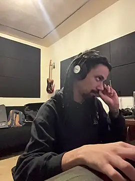 hotcamboy420 online show from December 5, 3:37 am