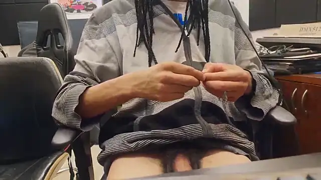 Snapshot of hotcamboy420 chatting on July 2, 3:23 am hotcamboy420 online show from July 2, 3:23 am